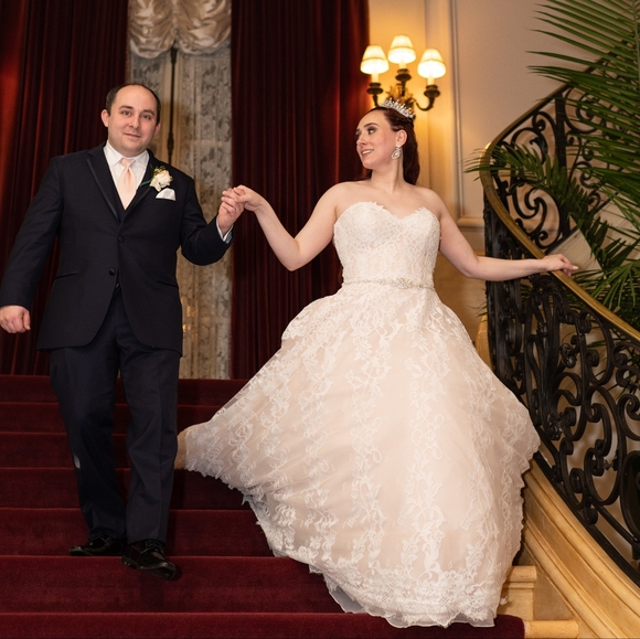 Meet your Posher, Stephanie - Picture 2 of 6